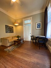 203 W 35th St in Savannah, GA - Foto de edificio - Building Photo