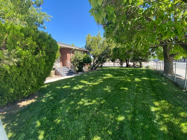 property at 1100 Sutro St