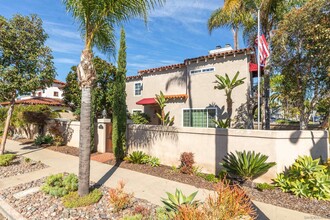 625 4th St-Unit -2nd Floor Front in Coronado, CA - Building Photo - Building Photo