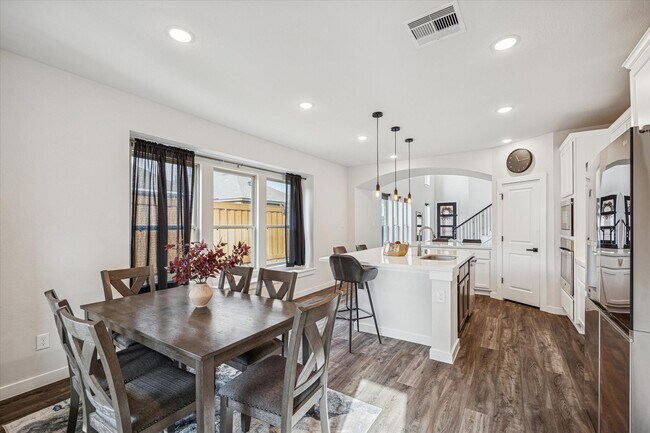 7933 Spring Run Dr in Magnolia, TX - Foto de edificio - Building Photo