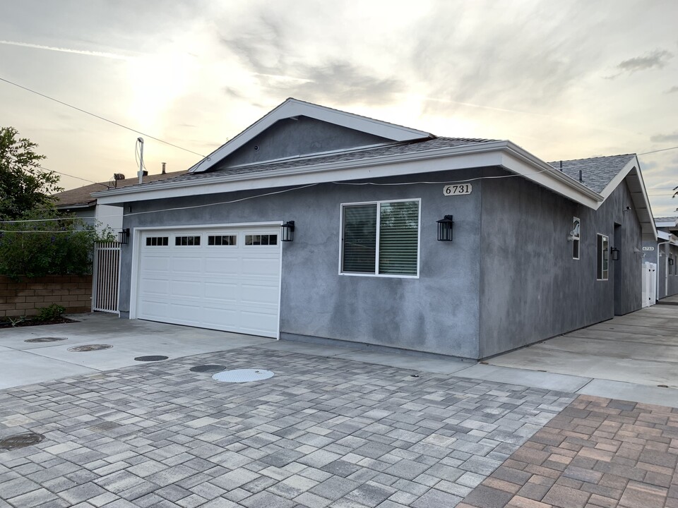 6735 Morella Ave in North Hollywood, CA - Building Photo