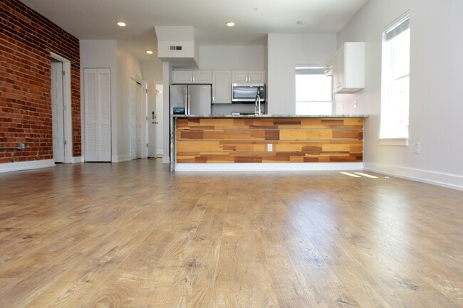 829 N Pennsylvania St, Unit 2B in Indianapolis, IN - Building Photo - Building Photo