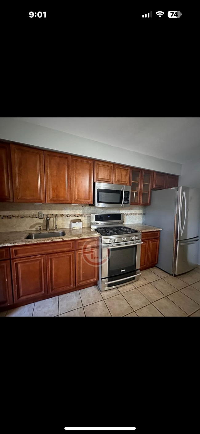 244 Pennyfield Ave, Unit First floor