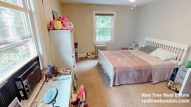12 Homer St, Unit 1 in Watertown, MA - Foto de edificio - Building Photo