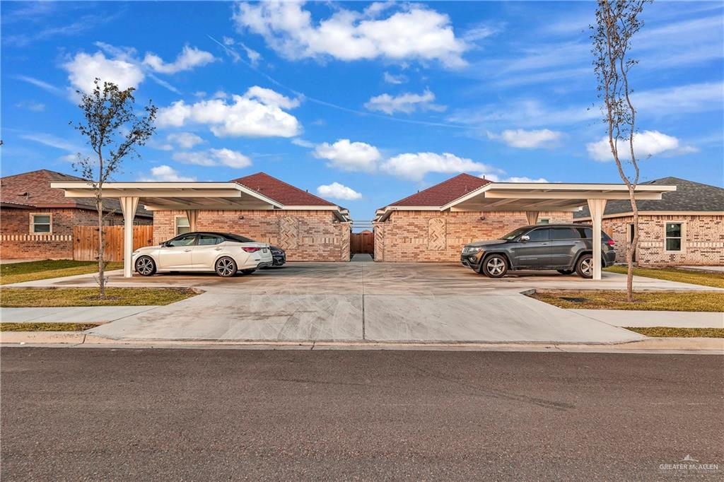1004 W Kohala Ave, Unit 4 in Alton, TX - Building Photo
