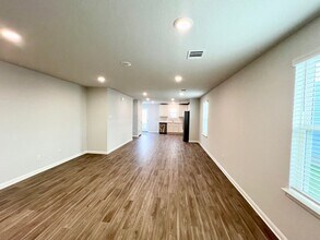413 Alcatraz Loop in Jarrell, TX - Building Photo - Building Photo