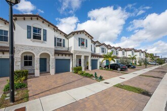 12604 NW 23rd Pl in Miami, FL - Building Photo - Building Photo