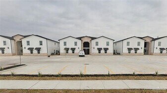4 Ragland Rd in Mission, TX - Building Photo