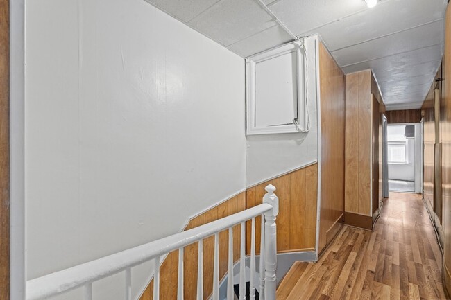 61 Clendenny Ave in Jersey City, NJ - Foto de edificio - Building Photo