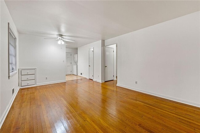 606 Sycamore Dr in Decatur, GA - Building Photo - Building Photo