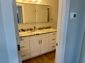 7006 Midnight Pass Rd, Unit 2 in Sarasota, FL - Building Photo - Building Photo