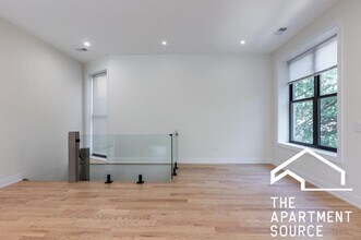 715 W Aldine Ave in Chicago, IL - Building Photo - Building Photo