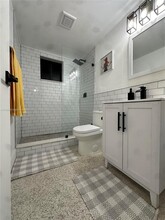 190 NW 69th St-Unit -6 in Miami, FL - Building Photo - Building Photo
