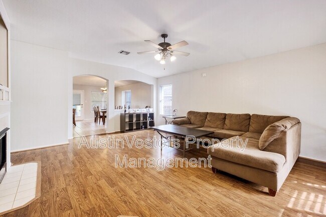 2417 Hallie Ln in Round Rock, TX - Building Photo - Building Photo