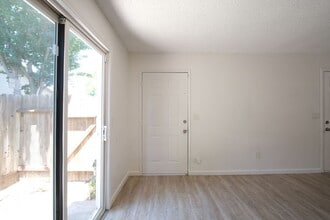 4000 Fara Biundo Dr in Modesto, CA - Building Photo - Building Photo