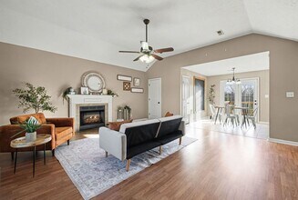 1304 Freedom Dr in Clarksville, TN - Building Photo - Building Photo