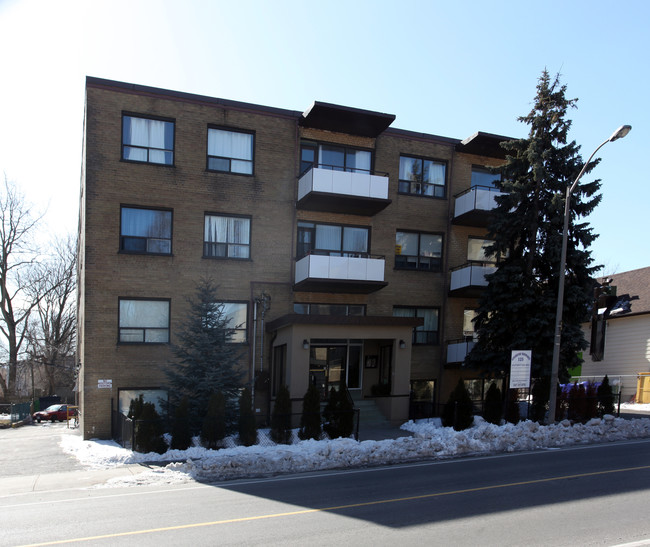 Cosburn Terrace in Toronto, ON - Building Photo - Building Photo