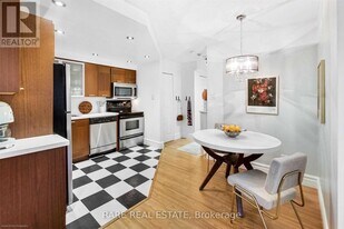 40 Scollard St in Toronto, ON - Building Photo
