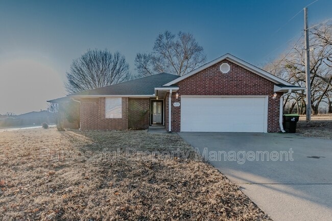 607 Bob White Dr in Purcell, OK - Building Photo - Building Photo
