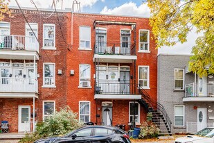 2256 De Villiers Rue in Montréal, QC - Building Photo