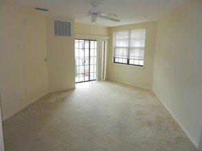 Fractured Condo - 10 Units in Orlando, FL - Building Photo - Building Photo