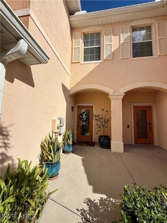 10298 Via Colomba Circle in Ft. Myers, FL - Building Photo