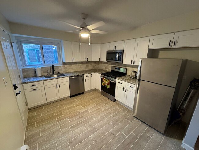 1647 W Rascher Ave in Chicago, IL - Building Photo - Building Photo