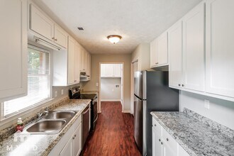 65 Mountain View Cir in Covington, GA - Foto de edificio - Building Photo