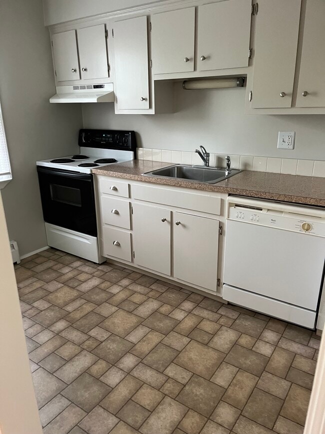 80 Anderson Hill Rd, Unit 80A