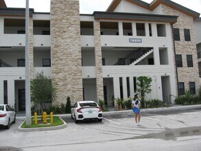 8055 NW 104th Ave in Doral, FL - Building Photo - Building Photo