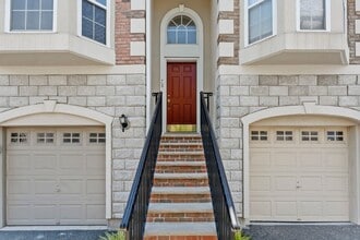 78 Osprey Ct in Secaucus, NJ - Building Photo - Building Photo
