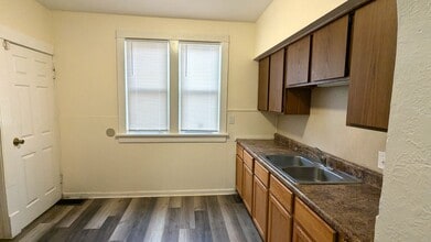 1636 Manz St in Muskegon, MI - Building Photo - Building Photo