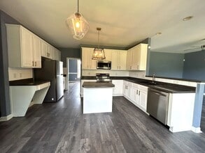 160 Forest Bluff Dr in Jacksonville, NC - Building Photo - Building Photo