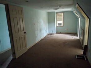 17 Turntable Jct, Unit 17 ttj in Flemington, NJ - Building Photo - Building Photo