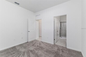 1121 Deepwater Cir in Eagle Lake, FL - Building Photo - Building Photo