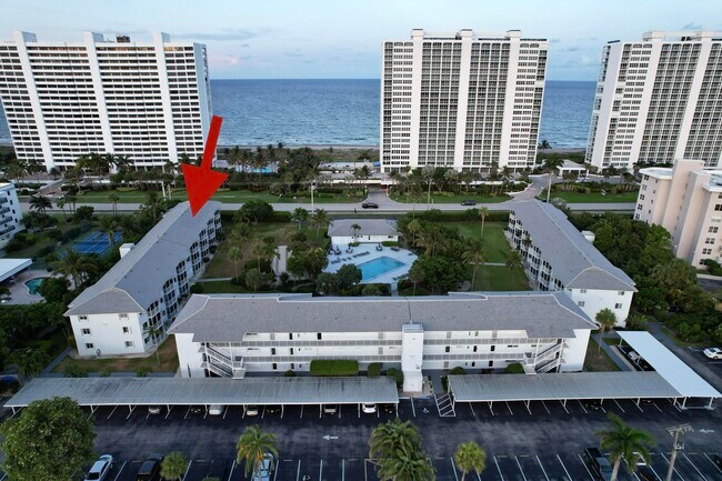 property at 2700 Banyan Rd