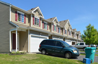 Kings Crossing Townhomes in North Chili, NY - Building Photo - Building Photo