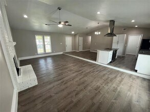 522 San Carlos Dr in Garland, TX - Building Photo - Building Photo
