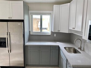 1147 NE 113th St in Miami, FL - Building Photo - Building Photo