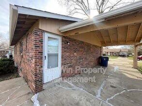 2384 Stoney End Ct in Florissant, MO - Building Photo - Building Photo