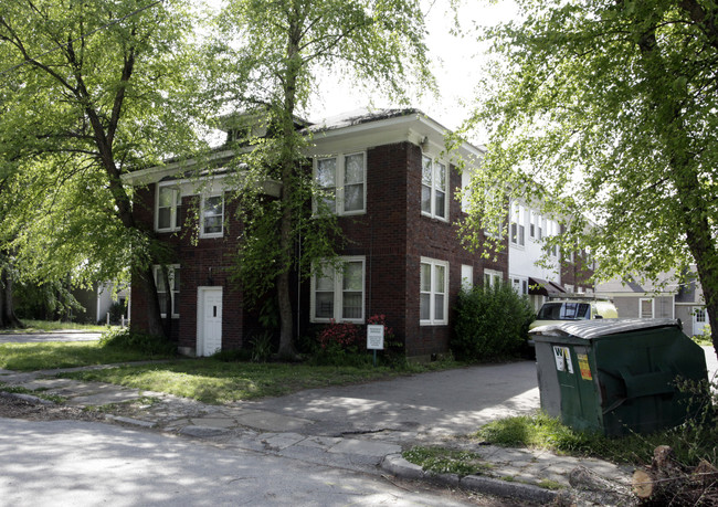 2188 Young Ave in Memphis, TN - Foto de edificio - Building Photo