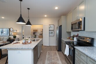 The Summit Hendersonville in Flat Rock, NC - Foto de edificio - Interior Photo