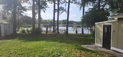 800 Lake Shore Ter in Interlachen, FL - Building Photo - Building Photo