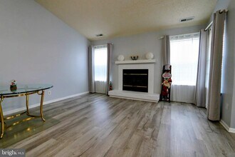 505 Regency Pl in Trenton, NJ - Building Photo - Building Photo