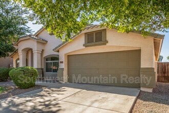 850 E Penny Ln in San Tan Valley, AZ - Foto de edificio - Building Photo