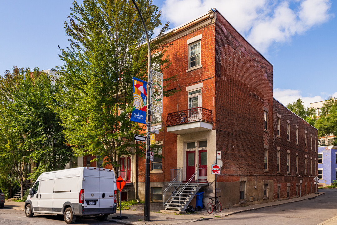 341-349 Ontario Rue E in Montréal, QC - Building Photo