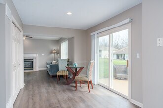 Walkers Ridge in Columbia, MO - Building Photo - Interior Photo