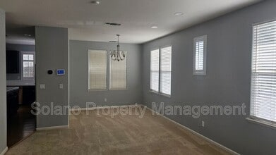 8184 Carlisle Way in Vallejo, CA - Building Photo - Building Photo