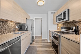 3430 N Lake Shore Dr in Chicago, IL - Building Photo - Building Photo