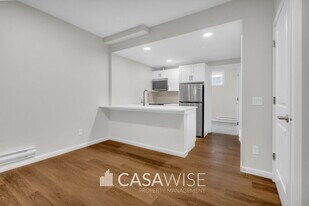 21103-21125 25 Ave NW in Edmonton, AB - Building Photo